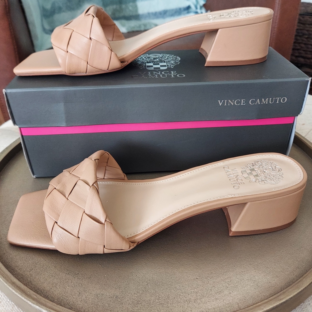 Vince Camuto Semtera Nude Leather Slides NWT